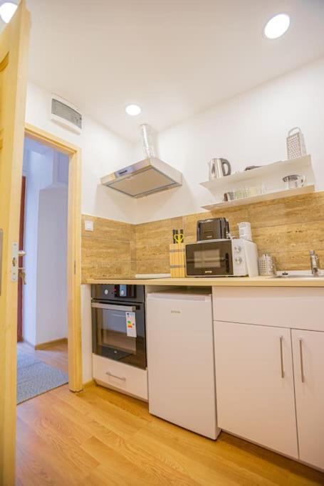 Cute Gallery Flat In Dob Str, Mars Budapest Ngoại thất bức ảnh